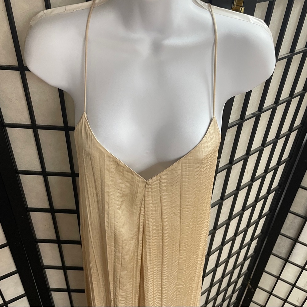 Zara ladies wrinkled satin cream, jumpsuit size large - Picture 7 of 9